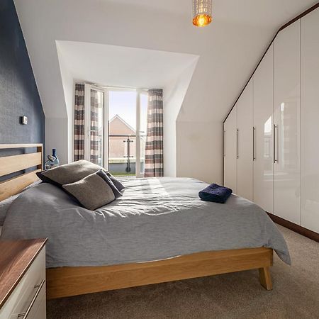 Апартаменты Modern Townhouse - Sleeps Up To 6 Мейденхед Экстерьер фото