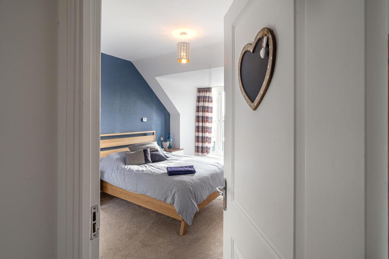 Апартаменты Modern Townhouse - Sleeps Up To 6 Мейденхед Экстерьер фото